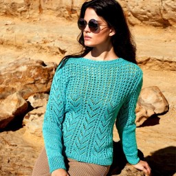 Женственный джемпер спицами