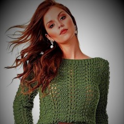 Женский пуловер с волнообразным узором