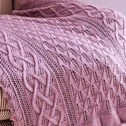 Интересный плед спицами