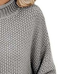 Серый свитер простым узором