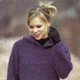 Вяжем сиреневый пуловер с капюшоном