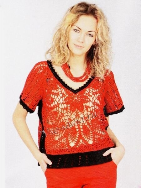 Пуловер красный с черным