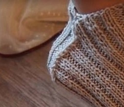 Следки на 2х спицах без шва