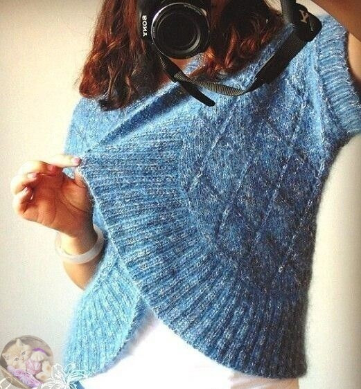 Голубой женский жакет, связанный спицами &mdash; нежность и стиль в одном образе