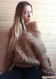 Пуловер с широким воротом, можно носить на одно плечо