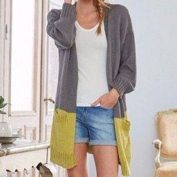 Стильный двухцветный кардиган