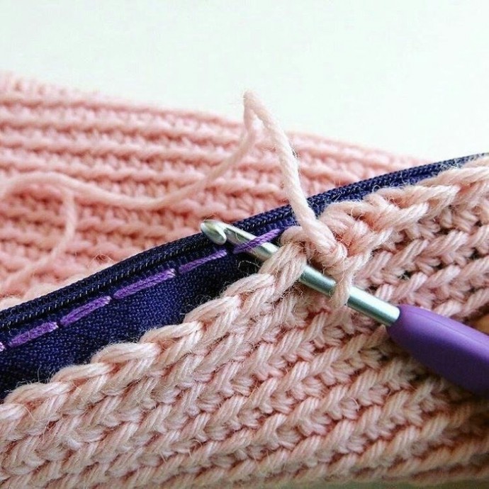 Как пришить молнию к вязаному полотну?