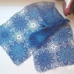 Ажурный шарф из нежных мотивов