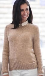 Джемпер с кармашком спицами