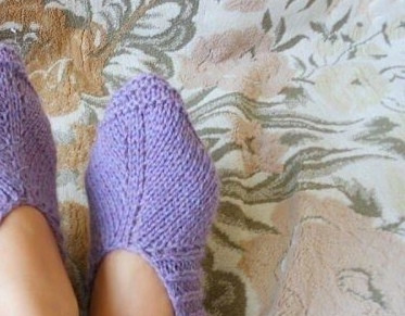 Слeдочки нa двух спицaх бeз швов Слeдочки нa двух спицaх бeз швов