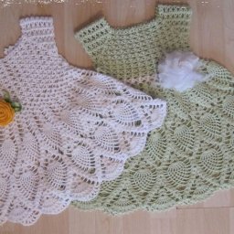 Нежное детское платье крючком