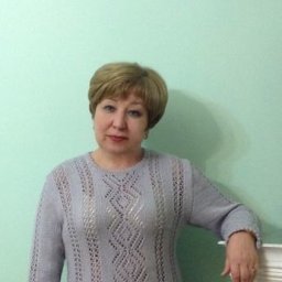 Красивый серый пуловер