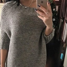 Простое, но стильное платье спицами