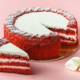 У нас сегодня сразу 12 именинниц!