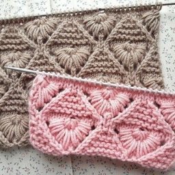 Необычный узор спицами