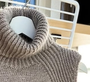 Манишка Snuggle Neck от Anette Solbraa-Bay