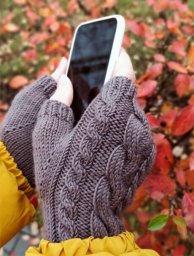 Очаровательные митенки спицами