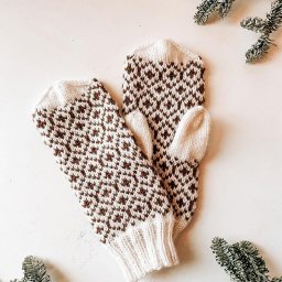 Жаккадровые варежки спицами