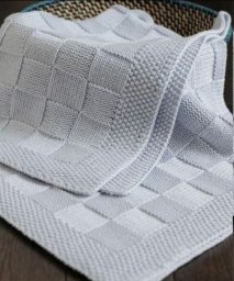 Покрывало шахматным узором