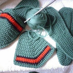 Простые домашние тапули крючком