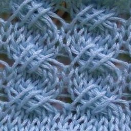 Занимательный узор спицами