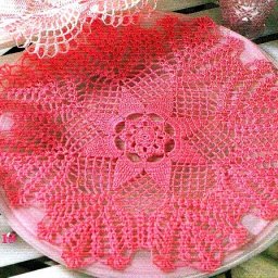 Круглая салфетка, связанная крючком
