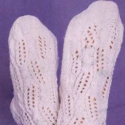 Нежные носочки, вяжем спицами