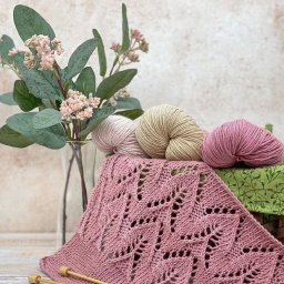 Вязаный ажурный узор спицами