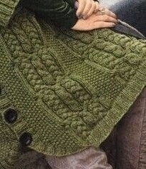 Оливковоe пончо с капюшоном