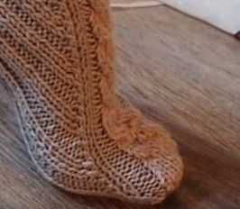 Следки на 2х спицах без шва