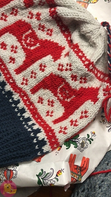 Шапка с лошадками от Wеnсhе Rоаld