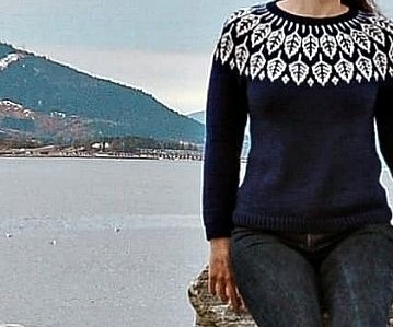 Джемпер "Листья" с круглой кокеткой и жаккардом