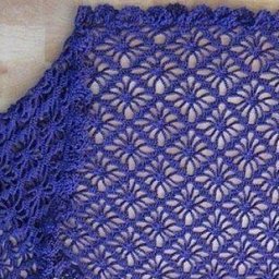 Шаль с узором "Паучки"