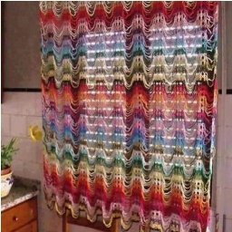 Вяжем яркую занавеску