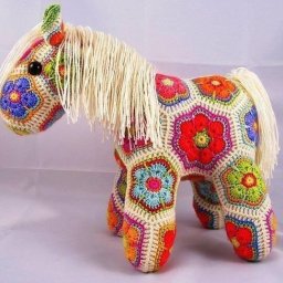 Задорная лошадка, вяжем из мотивов