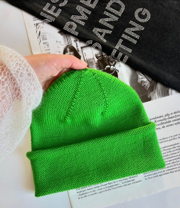 Шапка - бини изнаночными петлями