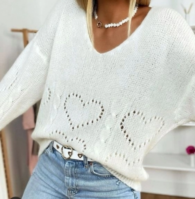 Изящный ажурный пуловер с сердечками