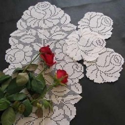 Салфетки в виде розы, вяжем крючком