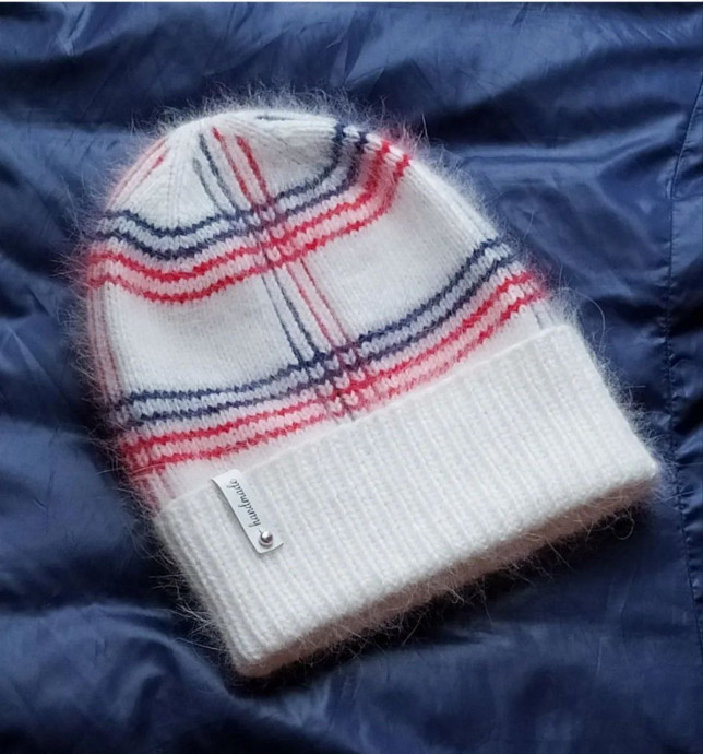 Шапочка в полоску