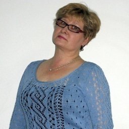 Вяжем нежный пуловер спицами