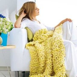 Плед из пряжи букле