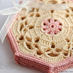 Нежный мотив крючком