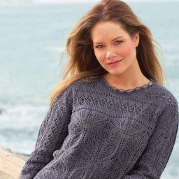 Ажурный пуловер с фантазийным узором