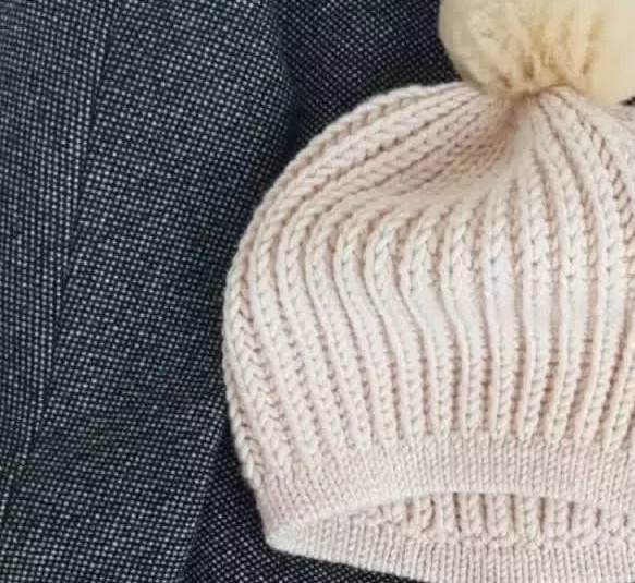Детский берет спицами