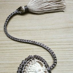 Простая закладка для книг, вяжем крючком