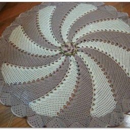 Красивый коврик по принципу спирали