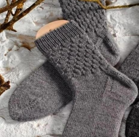 Мужские носки спицами