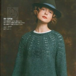 Пуловер спицами с ажурной кокеткой