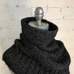 Интересный снуд спицами