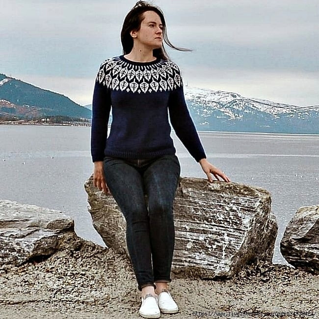 Джемпер "Листья" с круглой кокеткой и жаккардом Джемпер "Листья" с круглой кокеткой и жаккардом